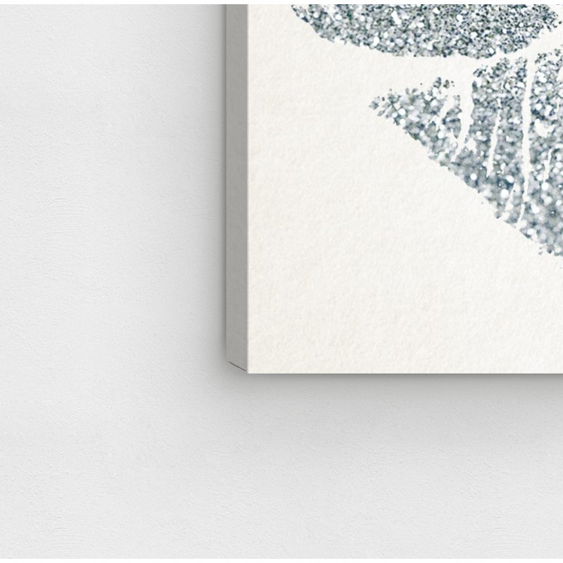 «Fashion and Glam Solid Kiss Silver Lips», impression sur toile, H 10 po x l 15 po, Toile tendue