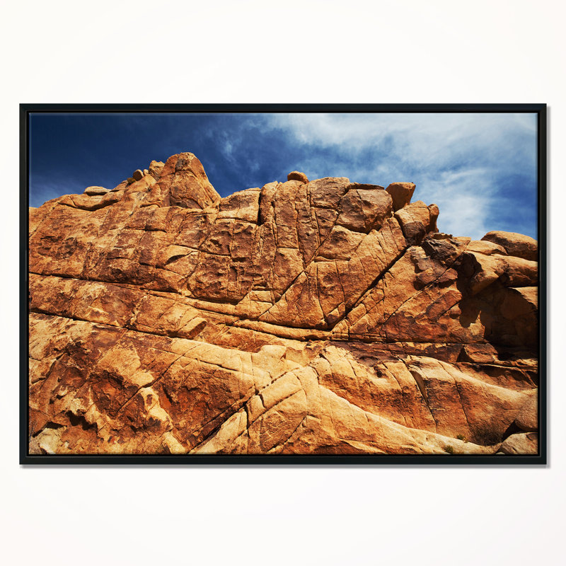 «Rocky Terrain under Blue Sky», reproduction de photo sur toile tendue encadrée, H 30 po x l 40 po x P 1,5 po, Cadre noir