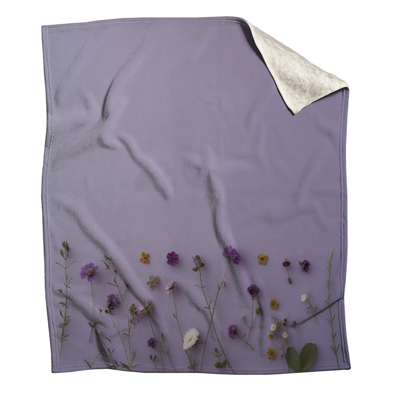 Fleurs sauvages mauves sur des couvertures lavande, 50in W x 60in H