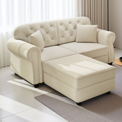 Canapé Chesterfield de 63 po avec garniture cloutée et accoudoirs roulés