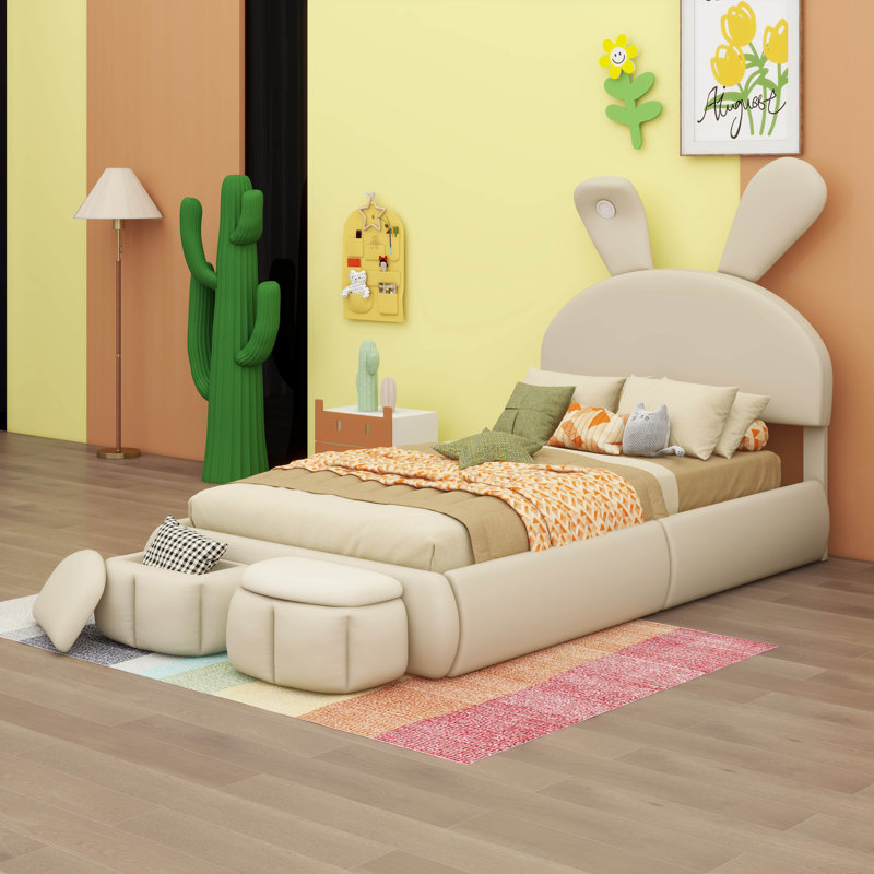 Lit plateforme tapissier avec oreilles dessinées, tête de lit et lumière, lit de jour avec deux petits tabourets de rangement