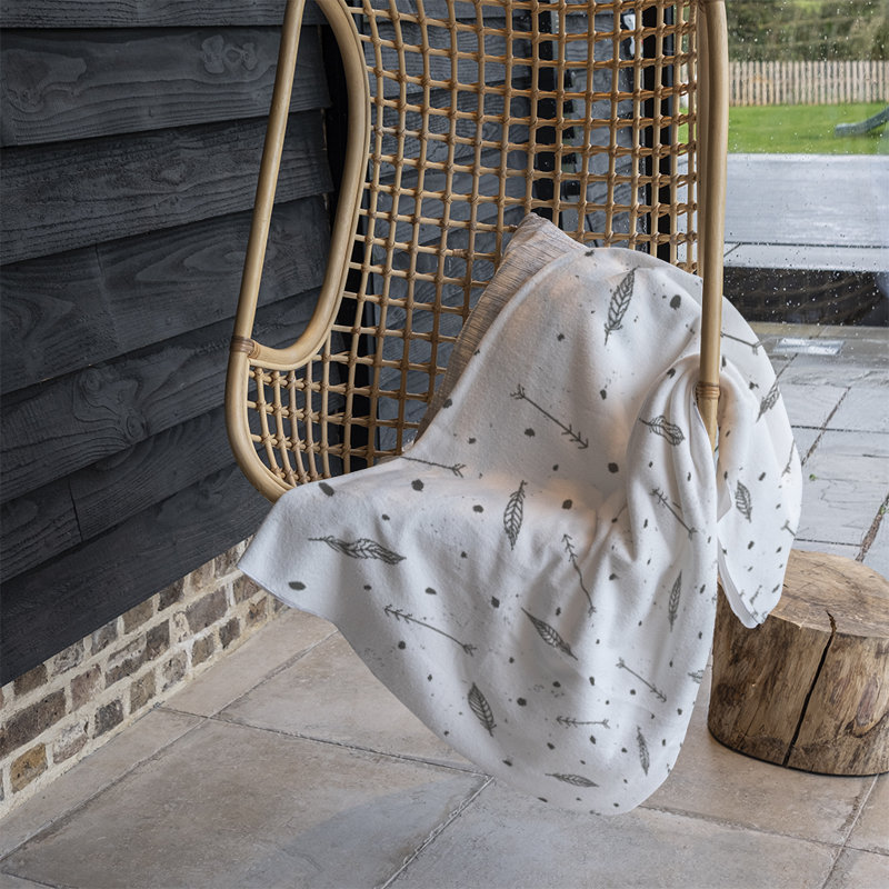 Poisson Quilted Throw Blanket