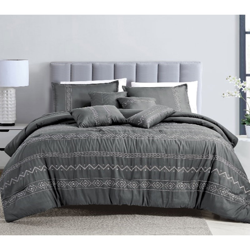 Polyester Geometric Shapes Comforter Set, King Comforter + 2 Shams + 4 Throw Pillows