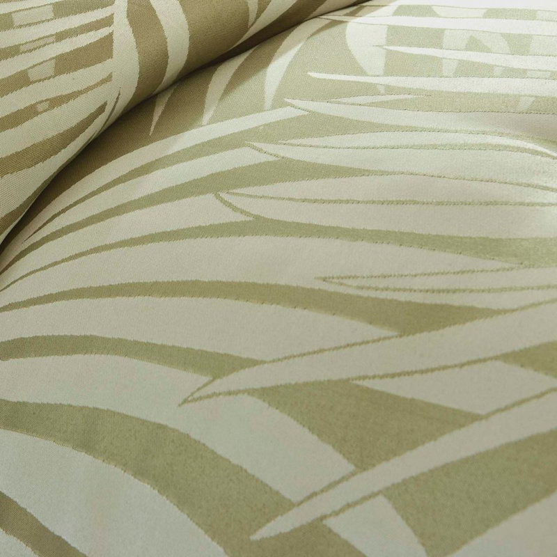 Alexandera Freeport, Queen Comforter + 7 Additional Pieces