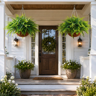 Lot de 2 fougères artificielles suspendues de Boston avec panier, 53 cm de feuillage artificiel en plastique, plantes d'intérieur et d'extérieur pour porche, jardin, mariage et décoration murale