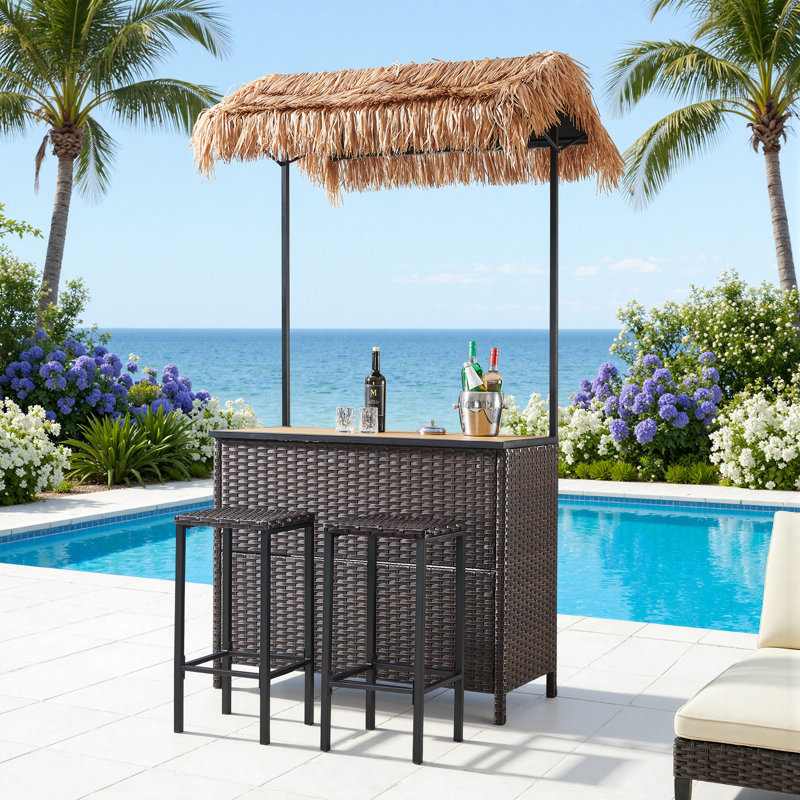 Ensemble de bar d'extérieur Tiki de 47 po de longueur avec plateau Palapa et ensemble de patio en osier 3 pièces comprenant 2 tabourets de rangement et un support à verres à vin