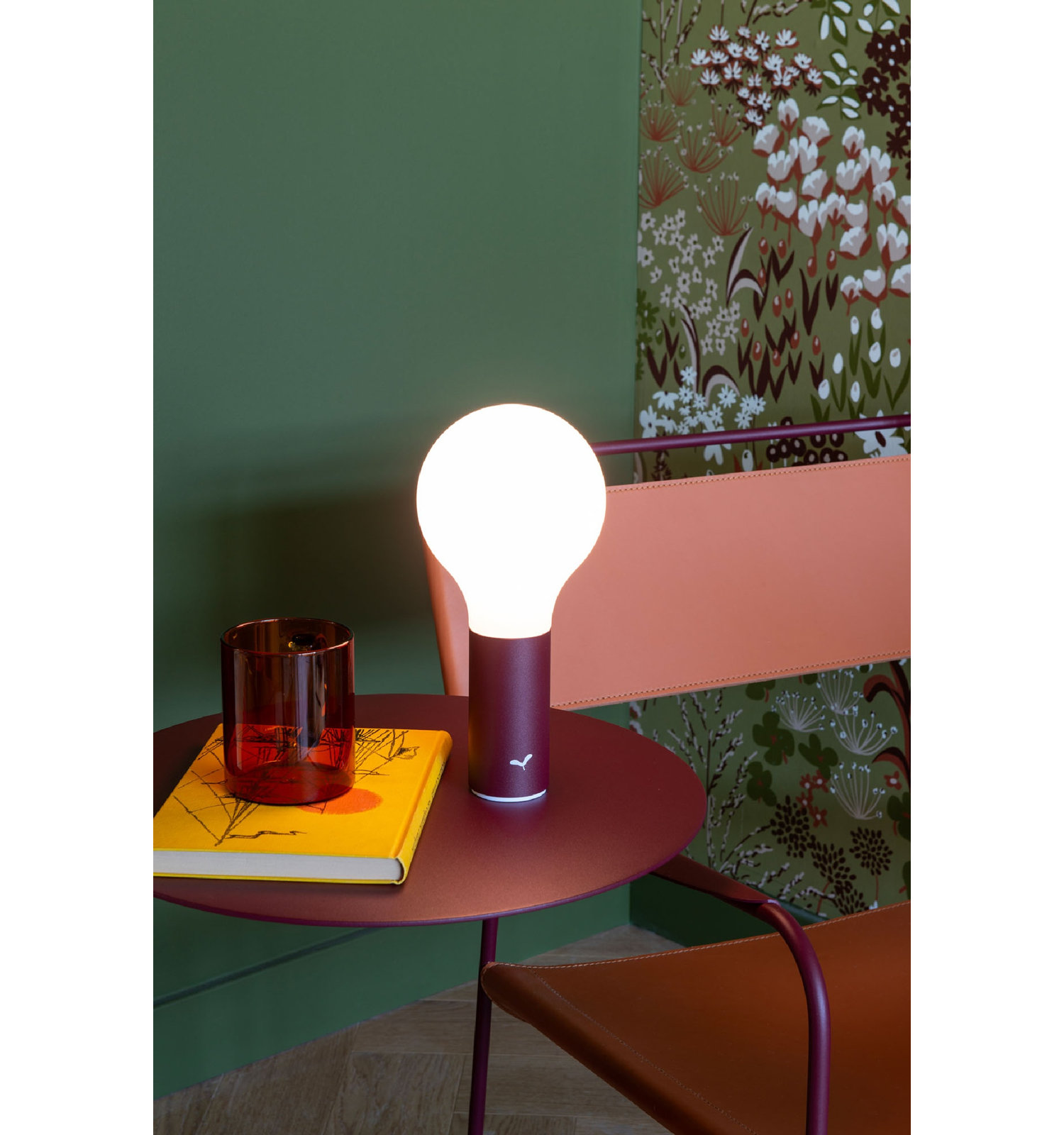 Aplo Outdoor Light, Black Cherry