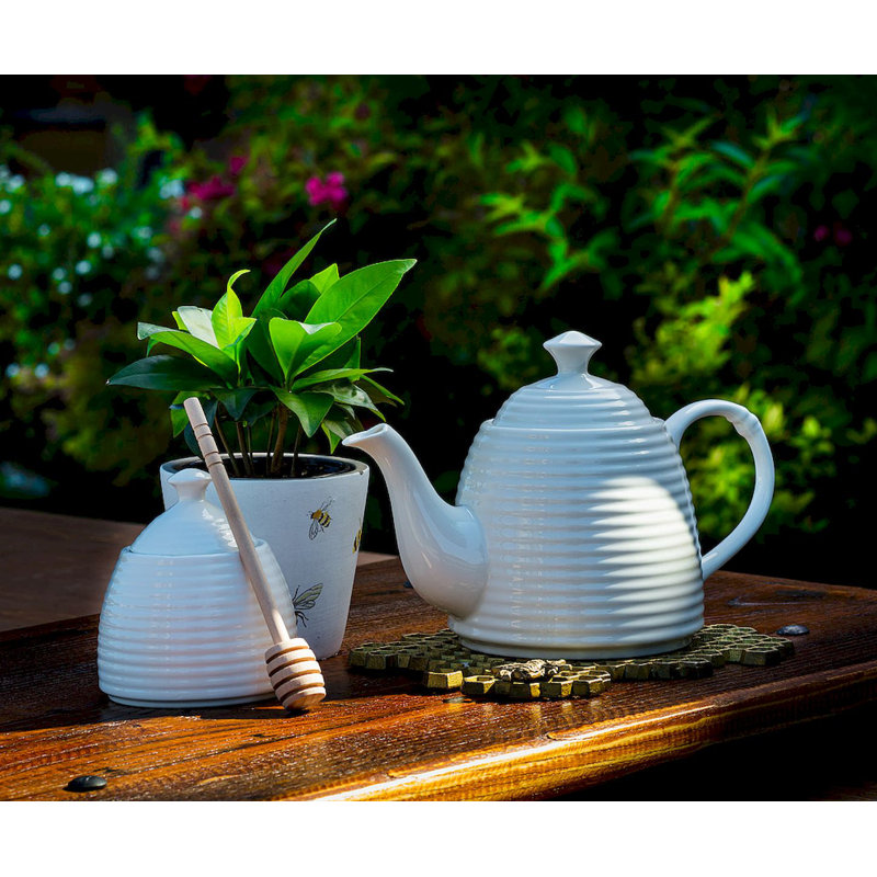 Ruche 28 oz. Théière en porcelaine tendre