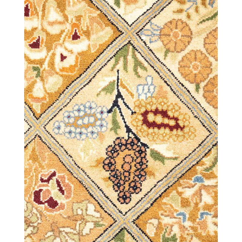 Classic One-of-a-Kind 2'8" X 4'2" Hand Knotted Area Rug