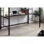Lit avec structure complète en métal de style contemporain attaché sous les tablettes et le poste de travail avec garde-corps-494490193-494490195