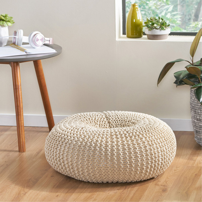 Charmant pouf tricoté en coton pour une utilisation polyvalente et relaxante