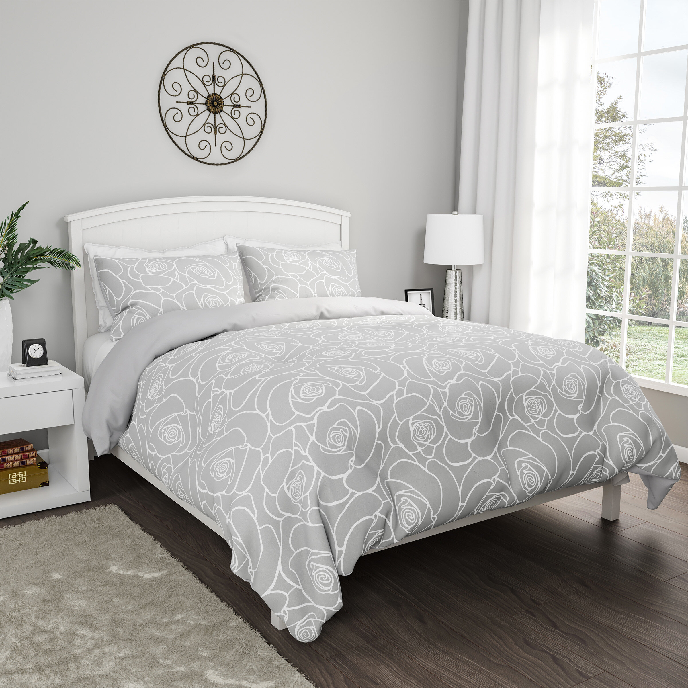 Arvle Down Alternative Molly Botanicals Reversible Comforter Set August Grove Size: Queen Comforter + 2 Pillow Shams