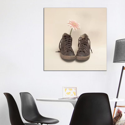 90s Love by Caroline Mint - Print on Canvas