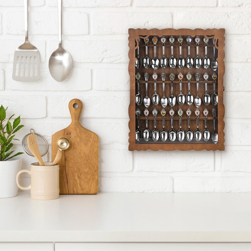 Vitrine à 30 cuillères en bois