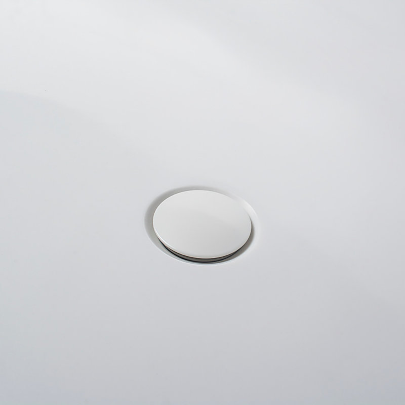 solid surface soaking bathtub