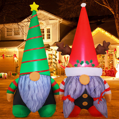 Deux gnomes gonflables de Noël de 5 pi se tenant la main avec des DEL intégrées