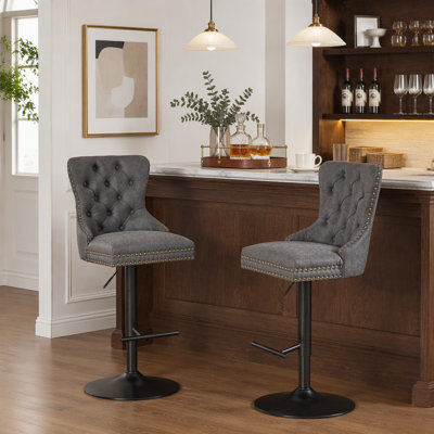 Mobilier, tabourets de bar pivotants en polyuréthane vieilli et rétro à hauteur de siège réglable de 25 à 33 pouces, tabourets de bar modernes avec dossier capitonné confortable pour un pub à domicile et un îlot de cuisine (noir, ensemble de 2)