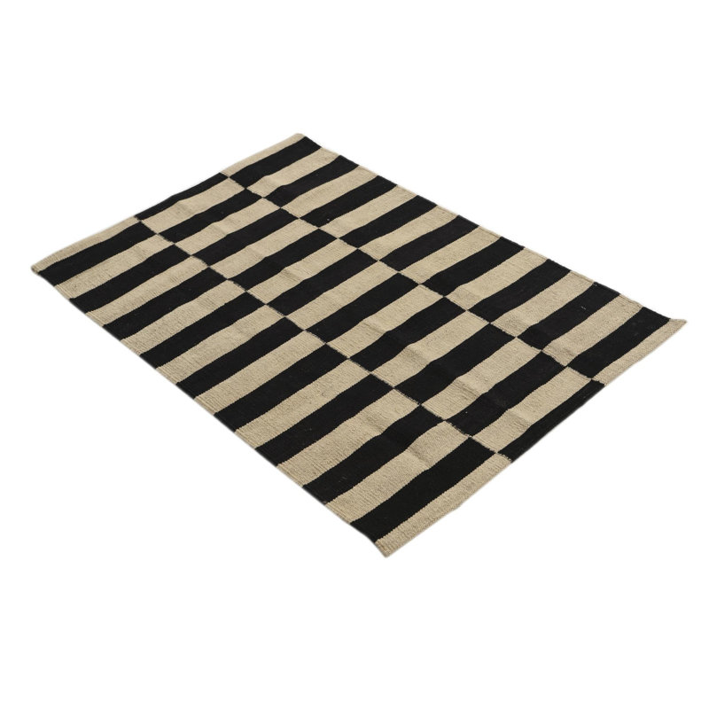 Tapis noir et blanc 3x4 Petrella