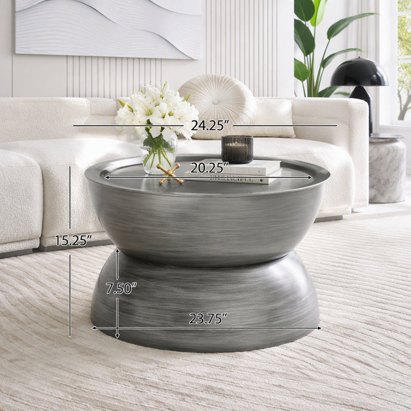 Table basse en métal martelé, Antique Silver