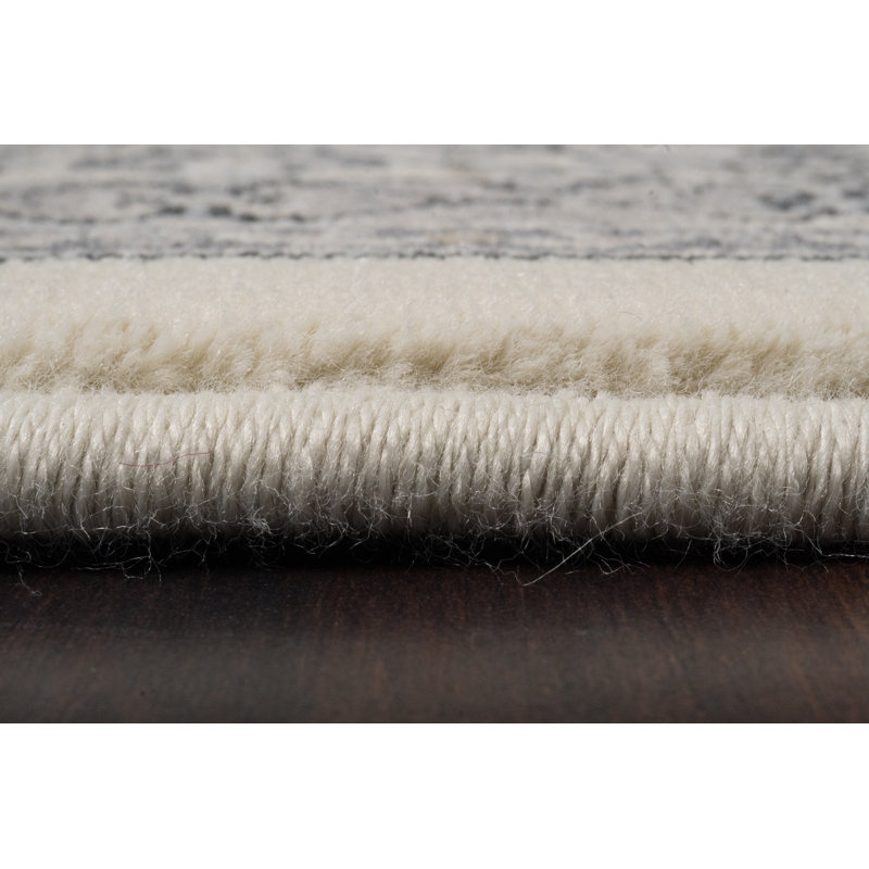 Attell Oriental Indoor Rug, Round 5'3"