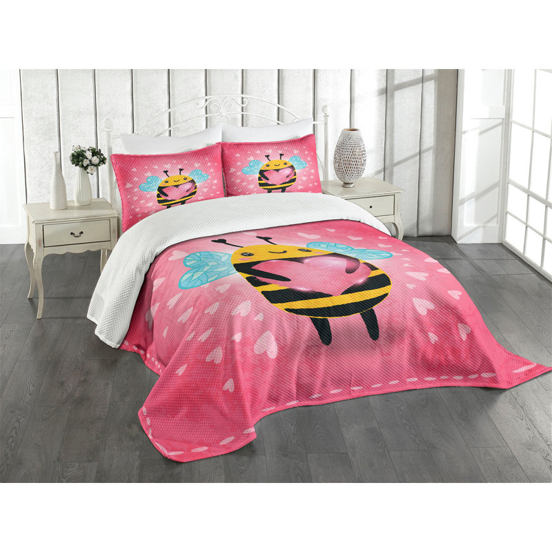 White Quilted Queen Bedspread Set with Pillow Shams