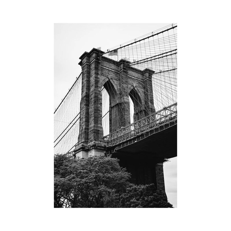 «Brooklyn Bridge» par Bethany Young - reproduction de photo sur toile tendue, H 60 po x l 40po x P 1,5 po