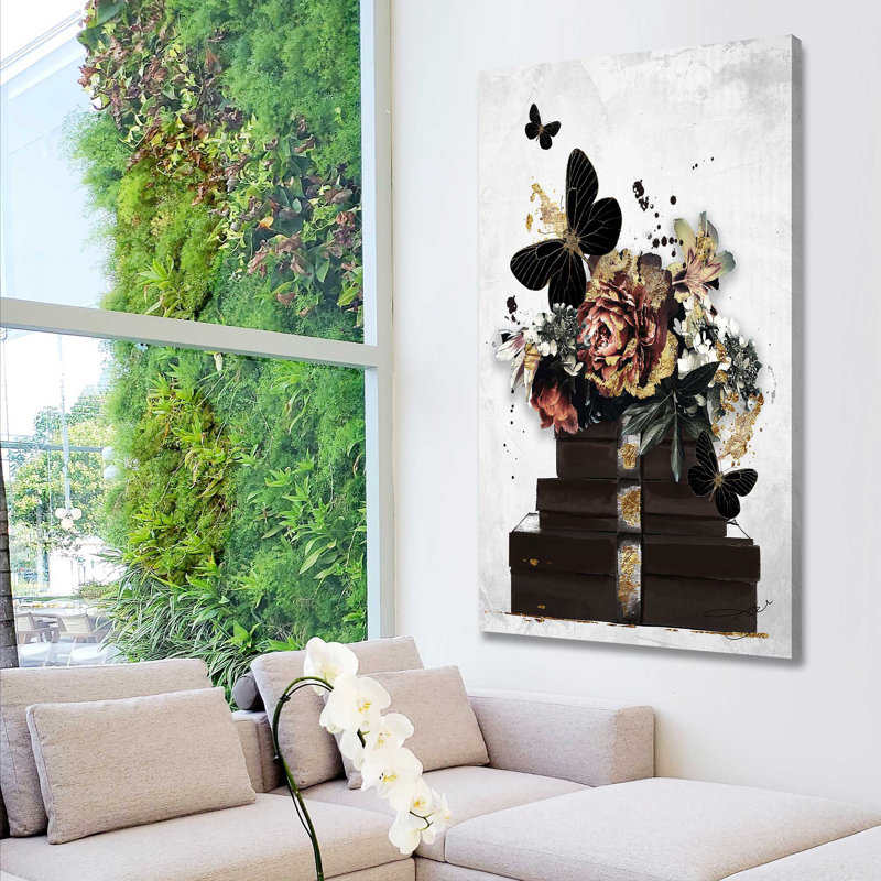 Antique Floral Gift Box (Vertical) par By Jodi - impression, Toile tendue, H 48 po x l 28 po x P 1,5 po