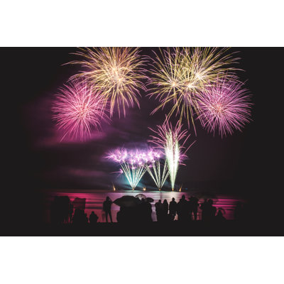Magnifique grand feu d'artifice coloré par Gregory_Dubus