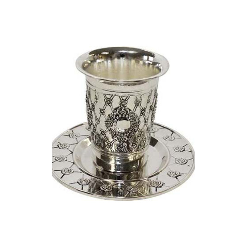 Tasse de kiddouch avec assiette