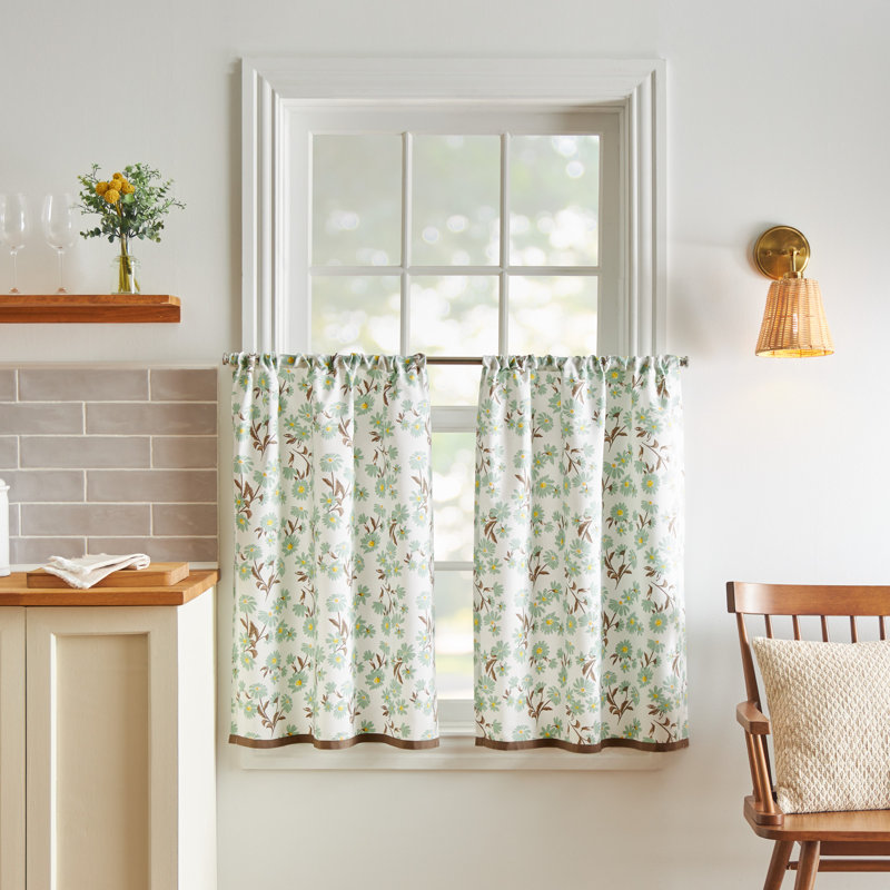 Daisy Floral Light Filtering Cotton Polyester Kitchen Curtain Set