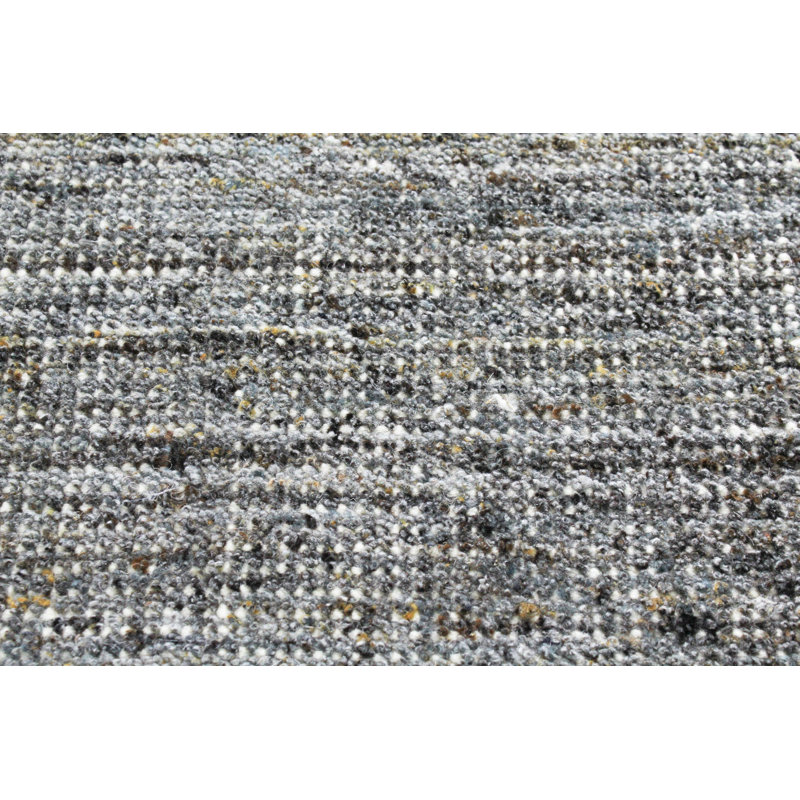 Thebes Hand-Knotted Wool Area Rug in Gray, Rectangle 3'6" x 5'6"