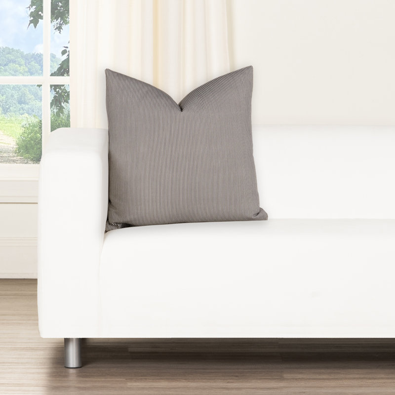 Coussins décoratifs à rayures Magnolia Home Fashions Oxford, H 18 po x l 18 po, Plumes, Rayures noires