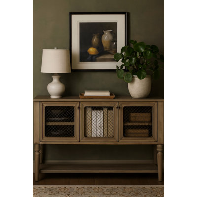 Unité de rangement en bois massif brun clair avec 3 portes avant en filet, 38,19 po de hauteur, 19 po de largeur, 62 po de profondeur, étagère intérieure spacieuse, porte d'armoire ouverte inférieure, teinte, hauteur, largeur, profondeur, étagère