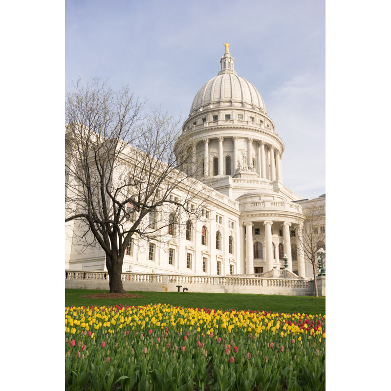 Braewyn Wisconsin Capital Building - Wrapped Canvas Print, 46cm H x 30cm W x 3.8cm D
