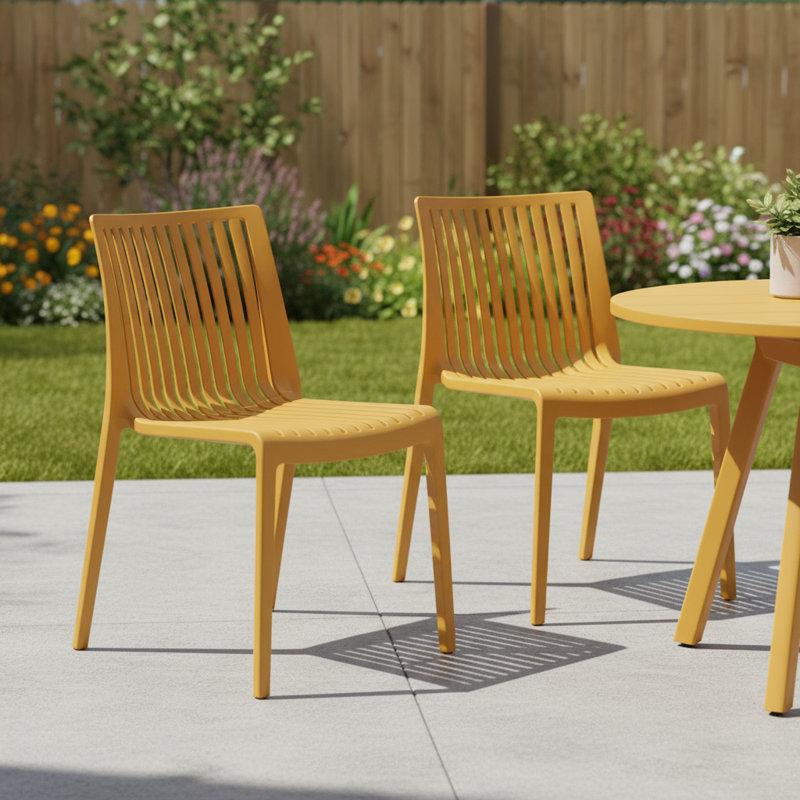 Ensemble de deux chaises d'appoint empilables en plastique pour l'extérieur