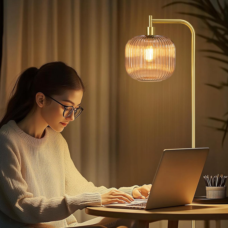 Lampe sur pied 67 po en verre pour salon, lampe sur pied moderne avec interrupteur à pédale d'abat-jour en verre nervuré