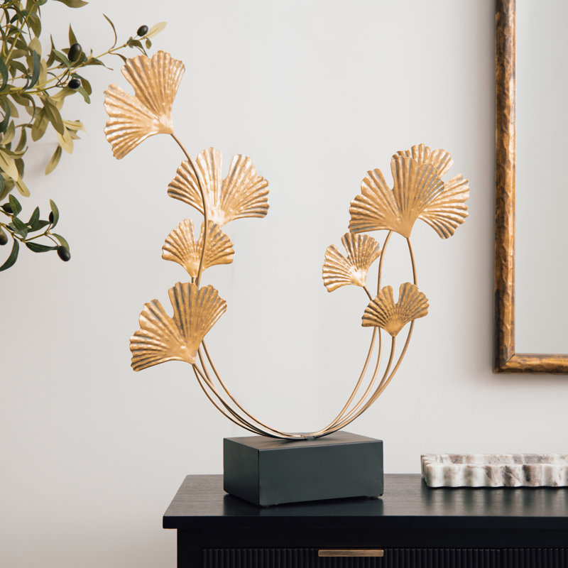 Sculpture florale courbée en métal doré, 18 po x 6 po x 22 po