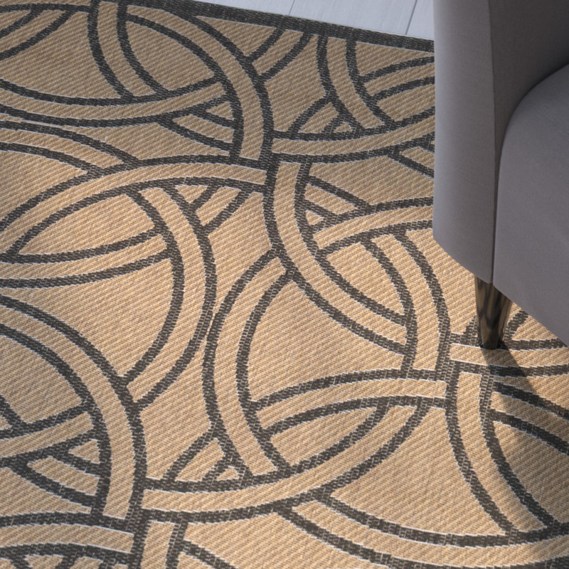 Tapis beige / noir à motif géométrique, Rectangle 2 pi 7 po x 5 pi