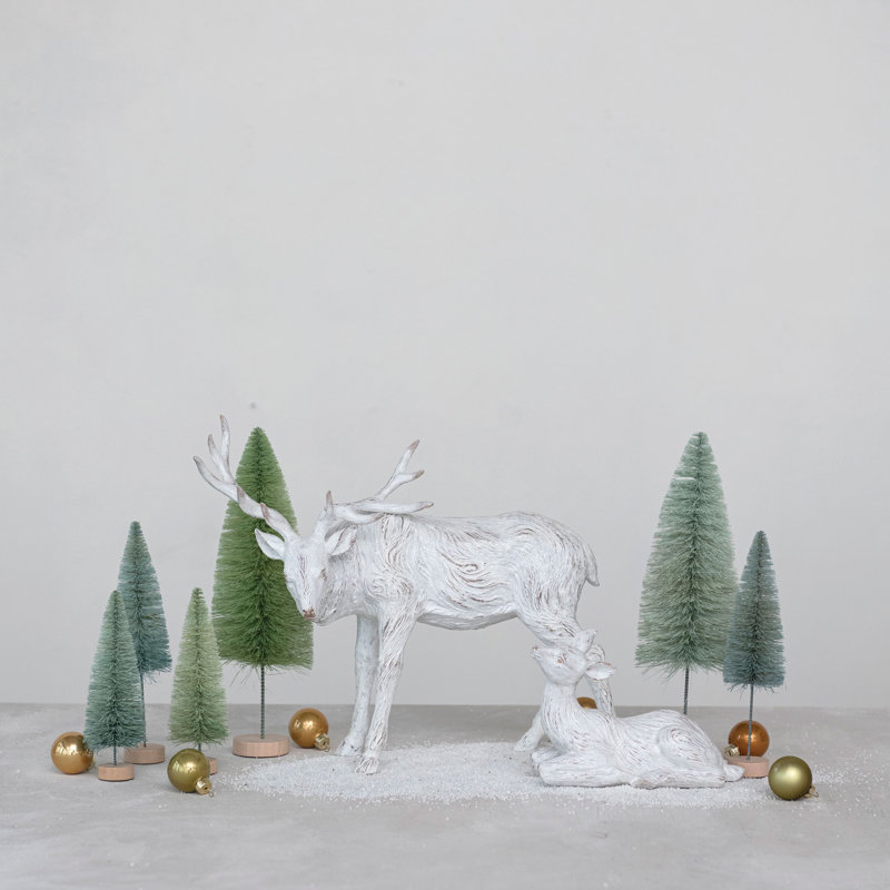 Cerf debout en résine