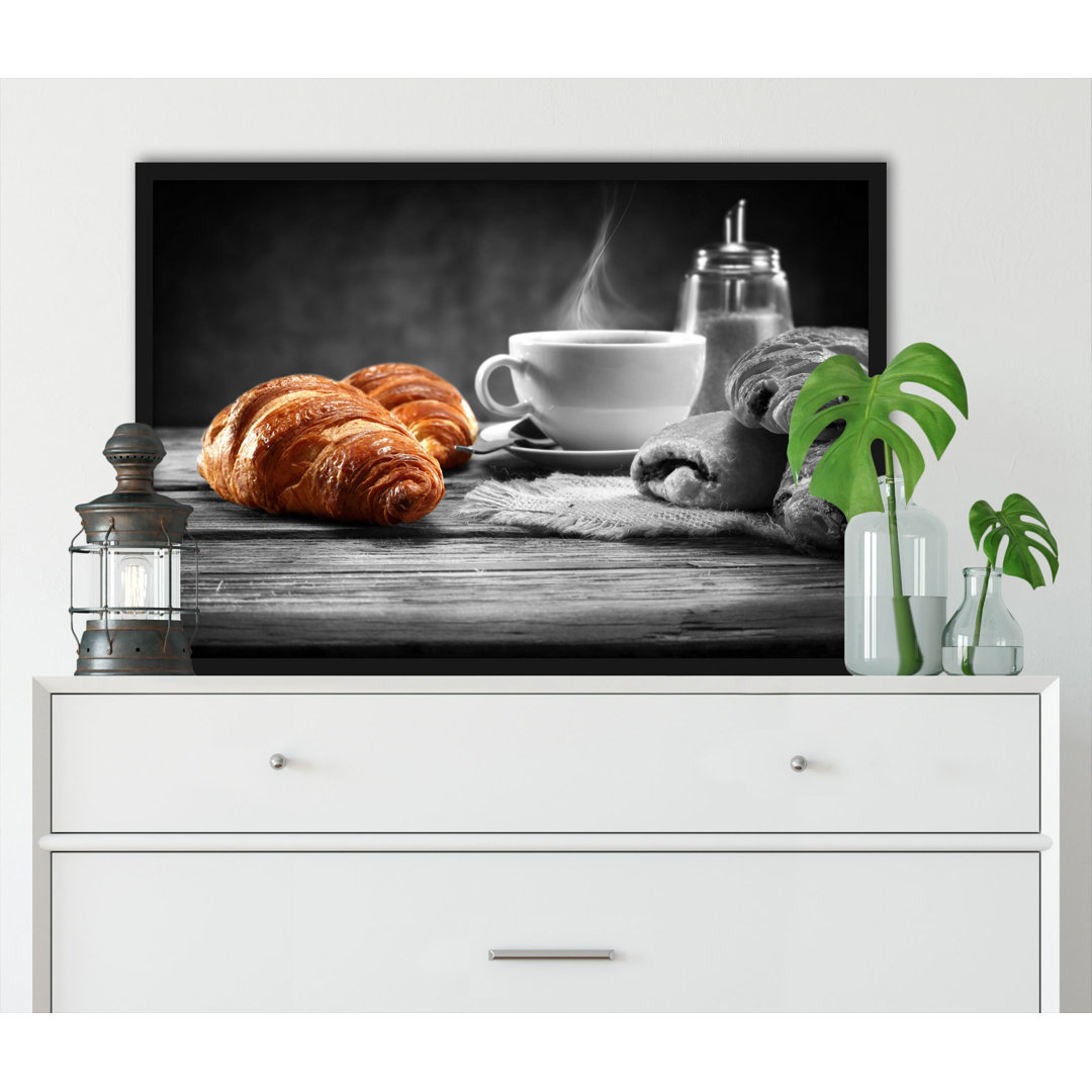 Gerahmtes Poster Croissants mit Frischem Kaffee