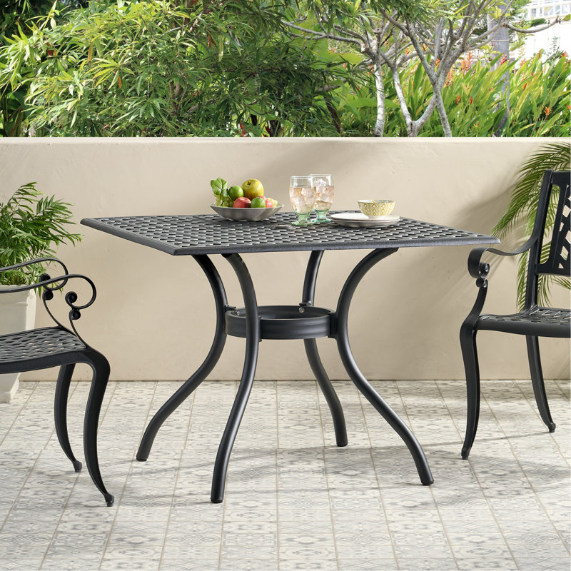 TABLE CAILLETTE EN CAOUTCHOUC I 39IN SQ