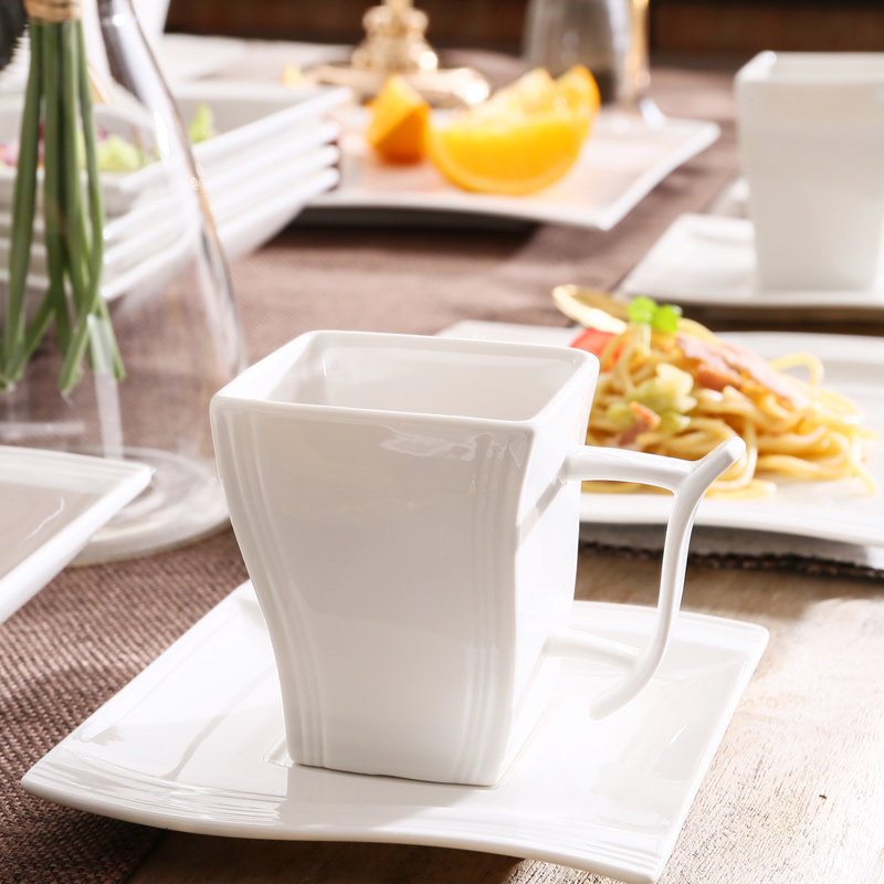 32 Piece Porcelain China Dinnerware Set, Service for 6