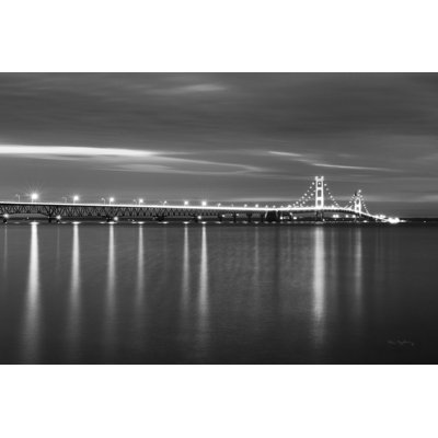 «Mackinac Bridge BW» par Alan Majchrowicz - photographie sur toile tendue