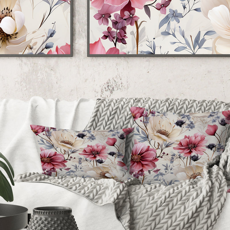 Coussin rose et beige Wildflower Paradise I - Floral, H 16 po x l 16 po