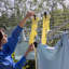 Corde à linge d'extérieur (131 pieds) avec pointes de sol en métal.