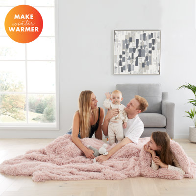 Family Sized Extra Large Cuddly So Soft Faux Fur 245x280cm Throw