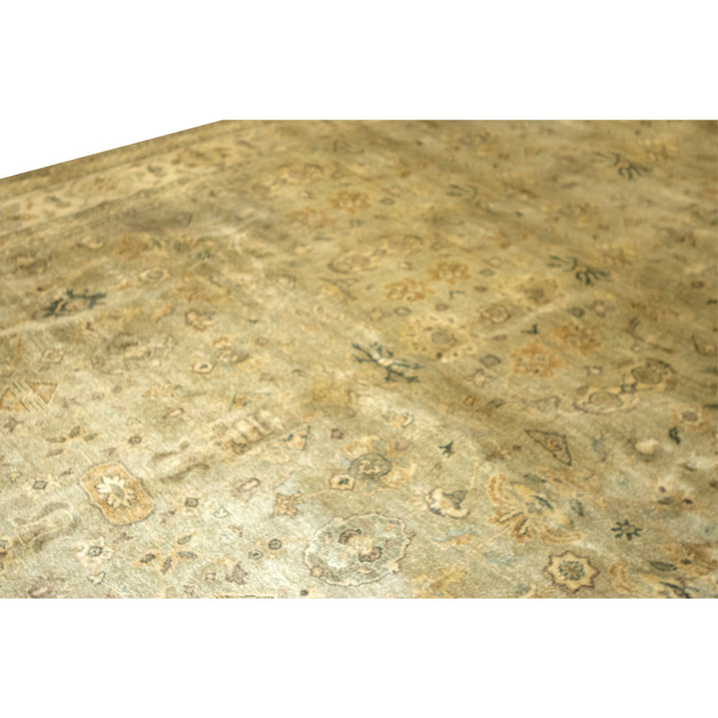 Hand Knotted Wool Area Rug in Ivory And Gold