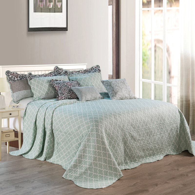 Royal Scroll King Size Reversible Microfiber Bedspread Set