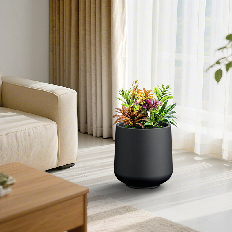 Grand pot à fleurs rond en béton noir mat 17 po (avec intérieur amélioré) avec trous de drainage pour l'intérieur et l'extérieur