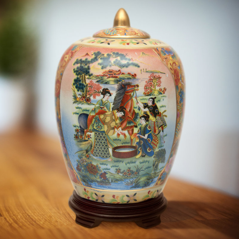 Pot en porcelaine Pomona, Cheval Satsuma